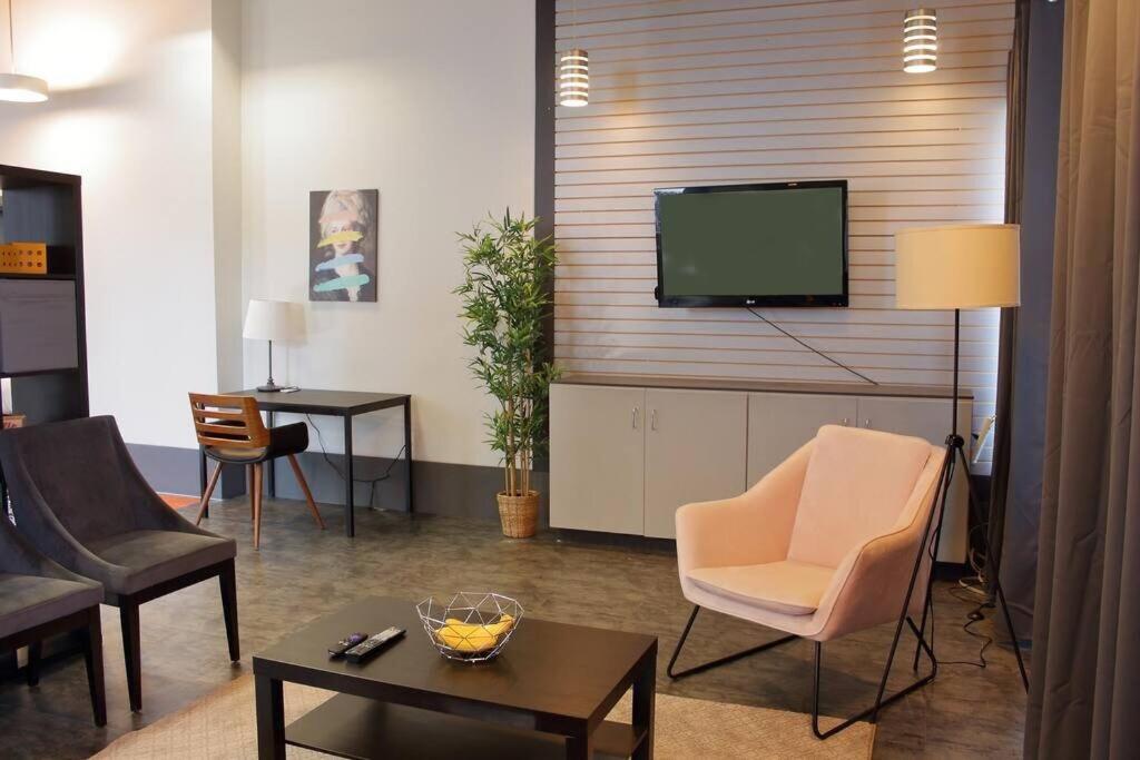 Suite #B, Industrial Styling, Ac Halifax Extérieur photo