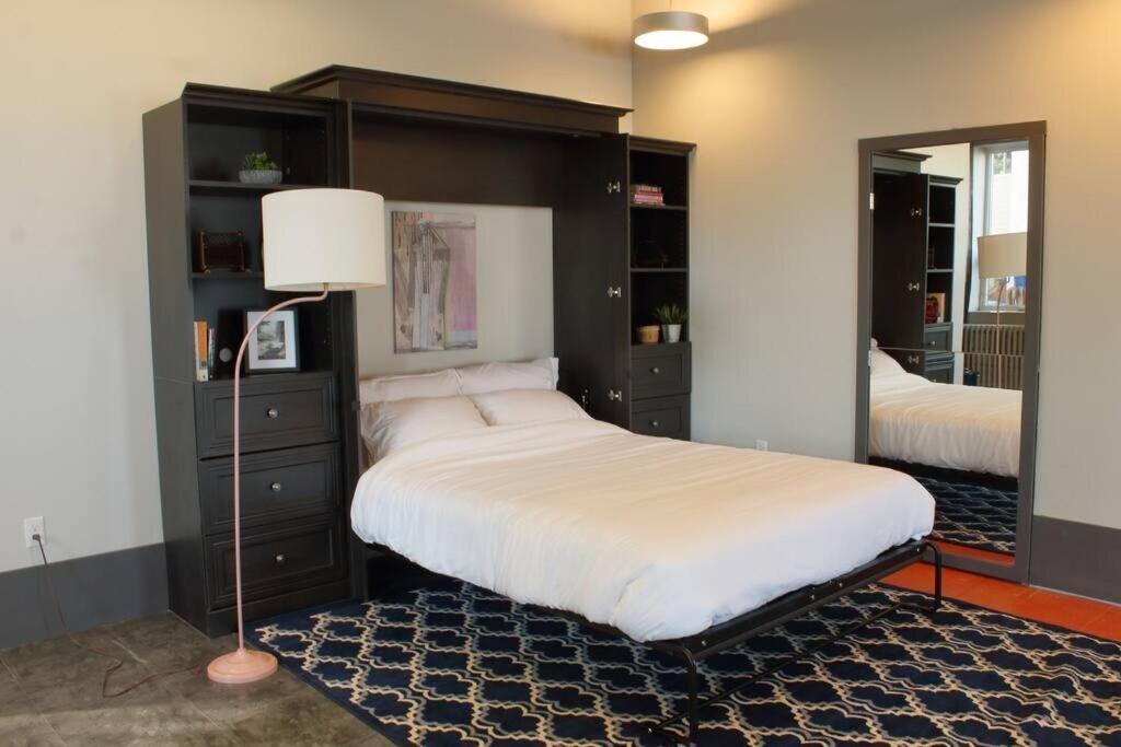 Suite #B, Industrial Styling, Ac Halifax Extérieur photo