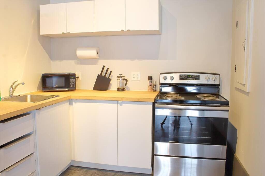 Suite #B, Industrial Styling, Ac Halifax Extérieur photo