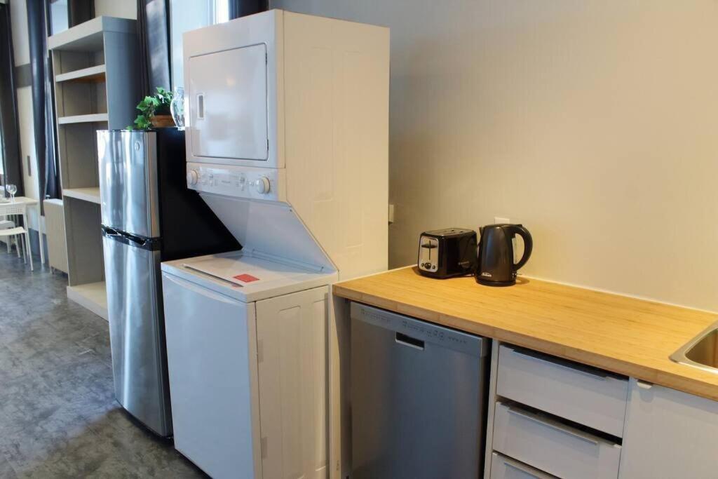 Suite #B, Industrial Styling, Ac Halifax Extérieur photo
