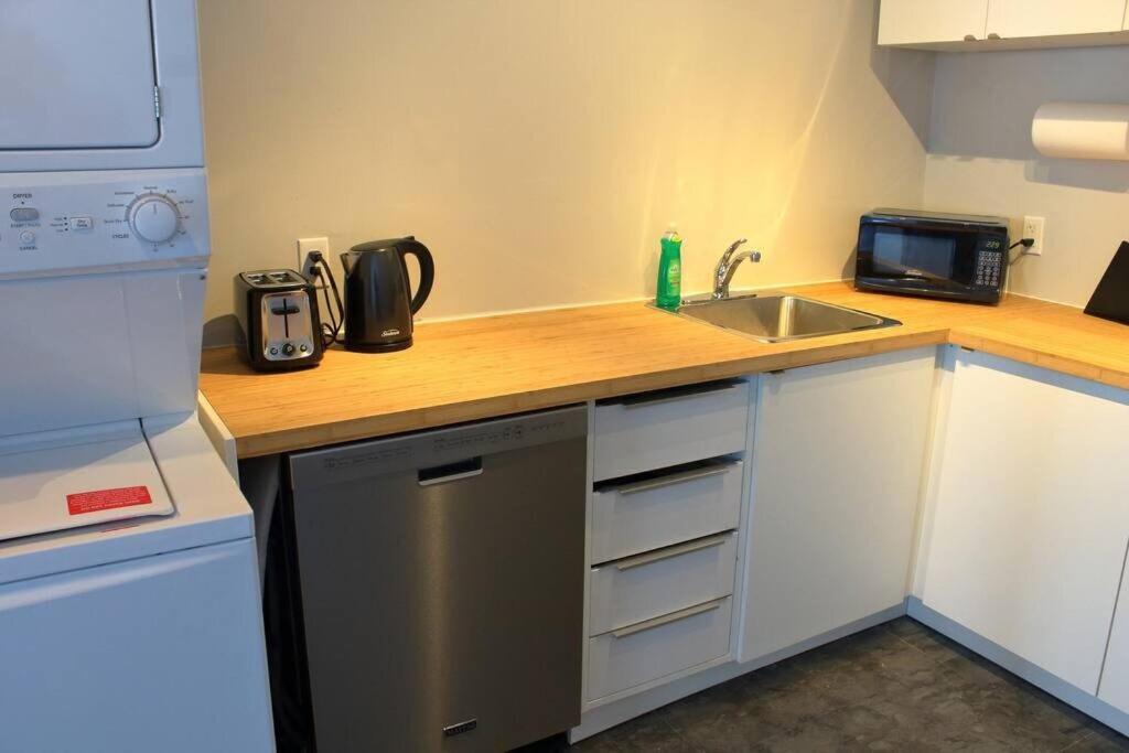 Suite #B, Industrial Styling, Ac Halifax Extérieur photo